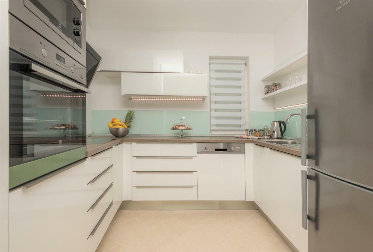 Ferienwohnung Andor - Lux, Two Beautiful Terraces With Sea & Sunset View Makarska Exterior foto